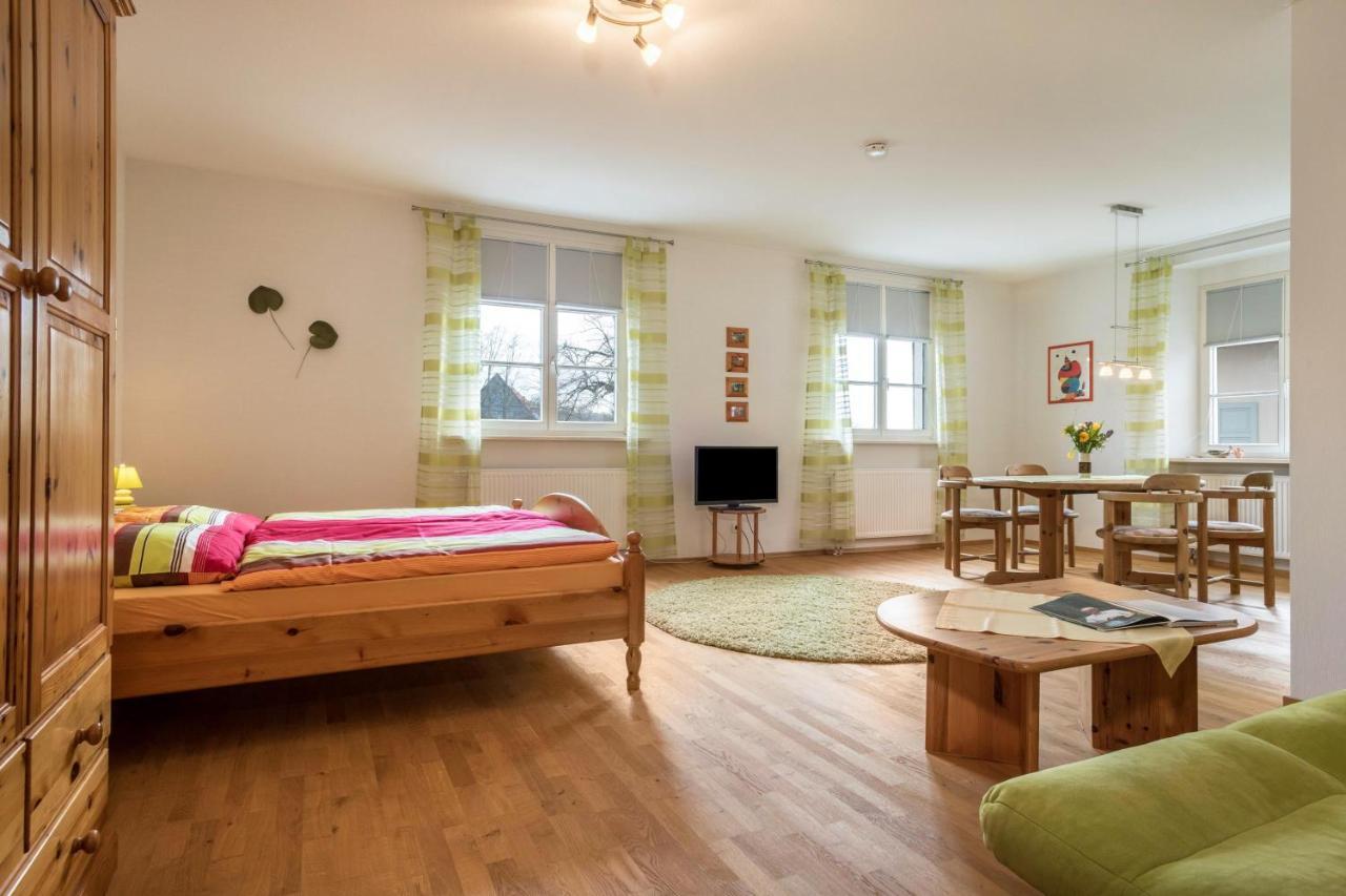 Ferienwohnung Am Schloss Heiligenborn 외부 사진